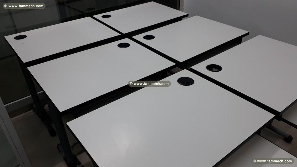 Table d'enseignement et comptoirs de réception