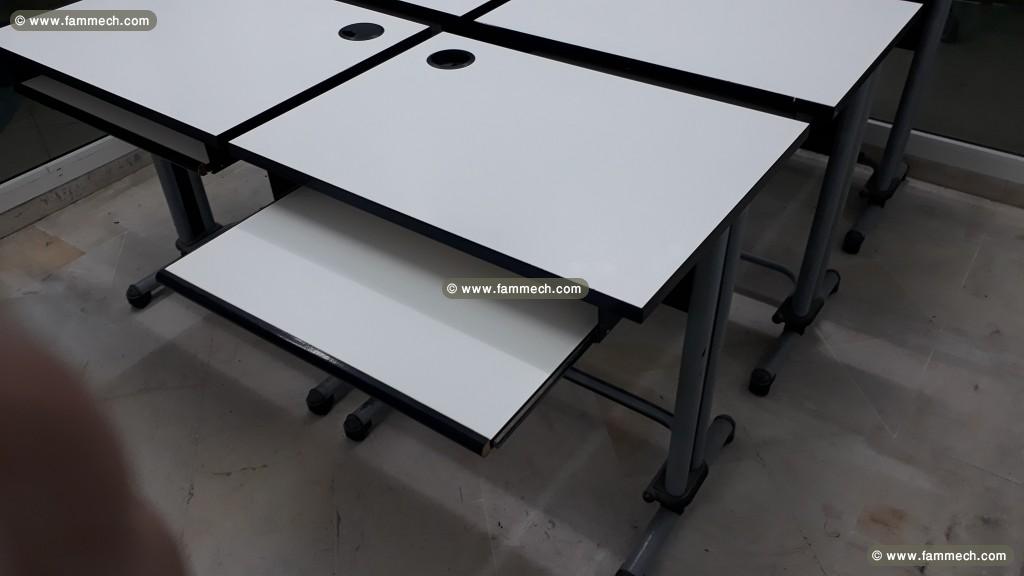 Table d'enseignement et comptoirs de réception