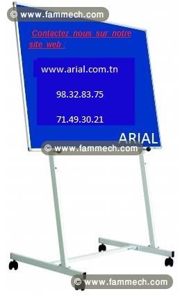 tableau d'affichage avec porte en verre