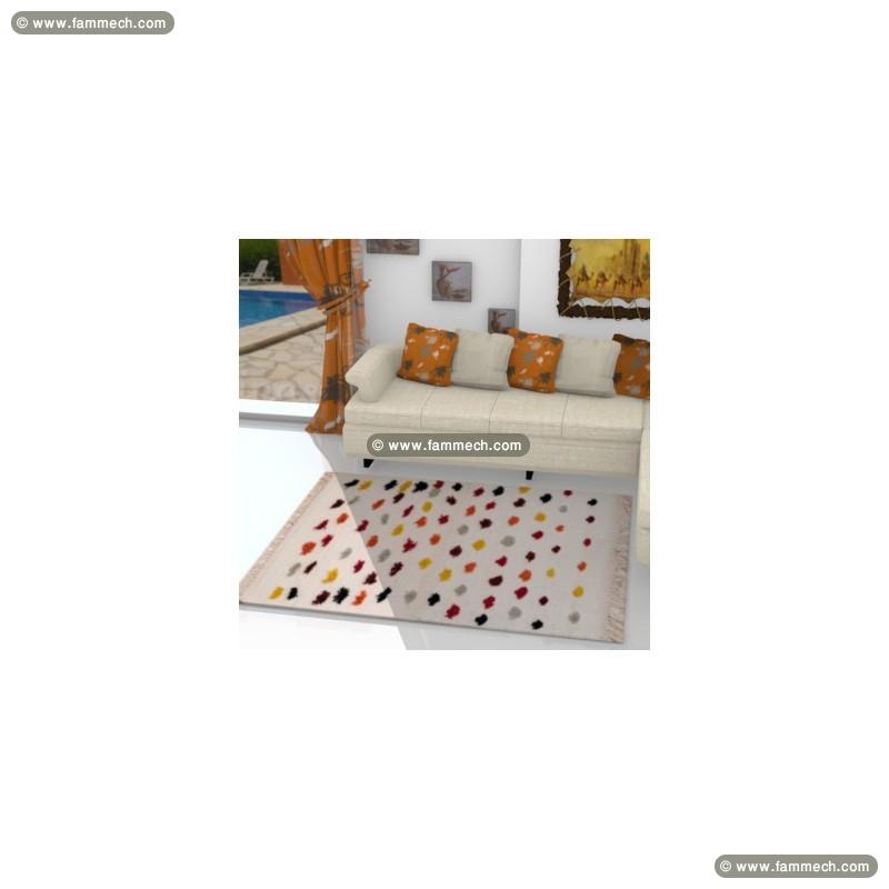 TAPIS BLANC AVEC DES BOUTONS COLORÉS
