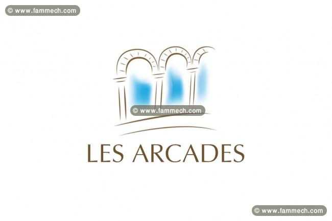 Terrain 300m² proche de commerce et de la zone tou