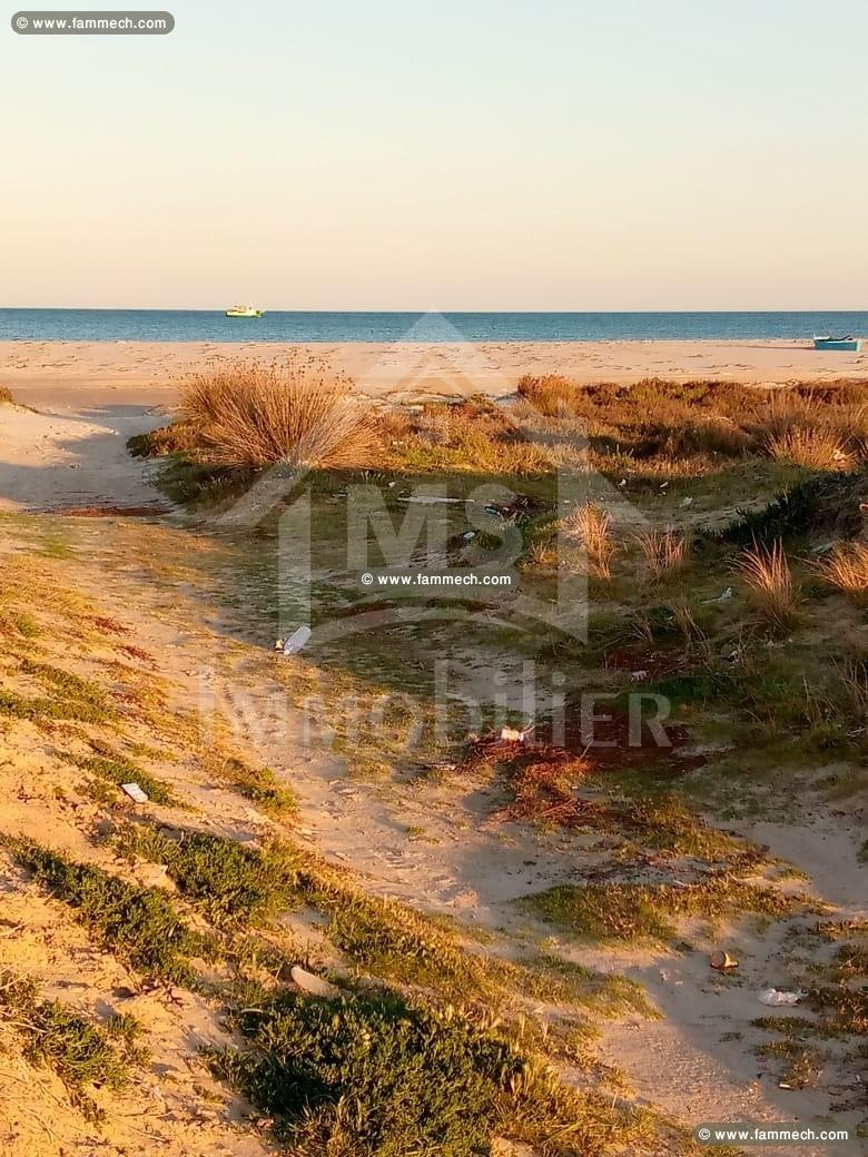 Terrain viabilisé pied dans l'eau à vendre 