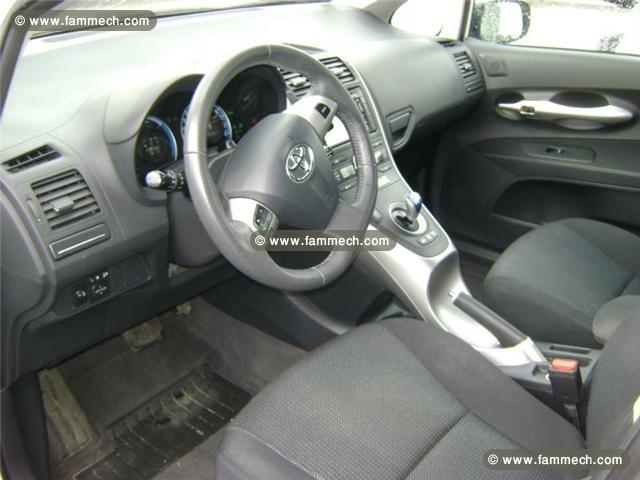 Toyota Auris HSD 136h Connect 15'' 5p