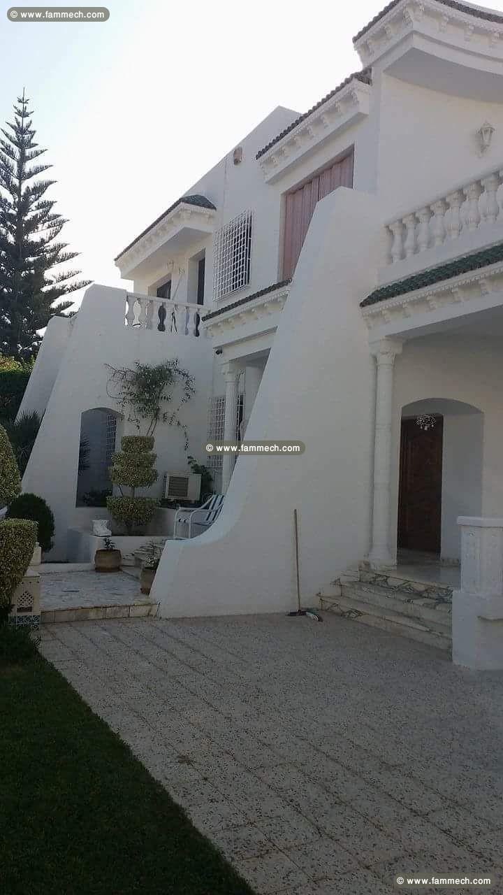 Trés Grande Villa de 1260m2 à La Soukra Dar Fadhal