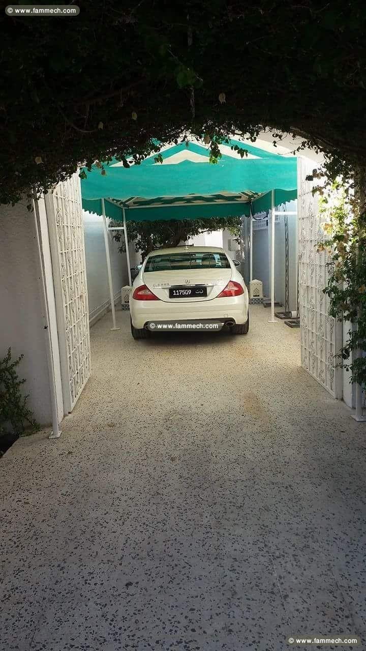 Trés Grande Villa de 1260m2 à La Soukra Dar Fadhal