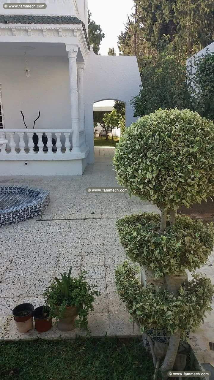 Trés Grande Villa de 1260m2 à La Soukra Dar Fadhal
