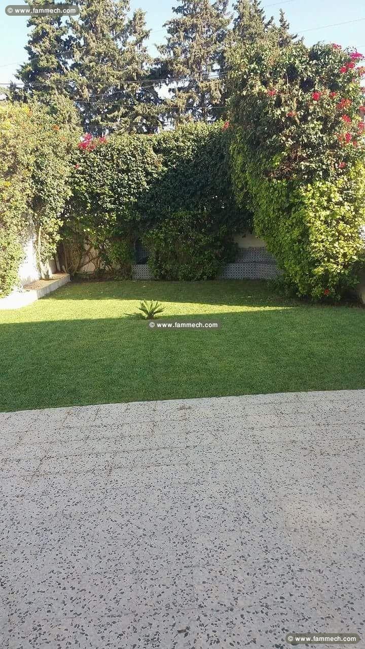 Trés Grande Villa de 1260m2 à La Soukra Dar Fadhal