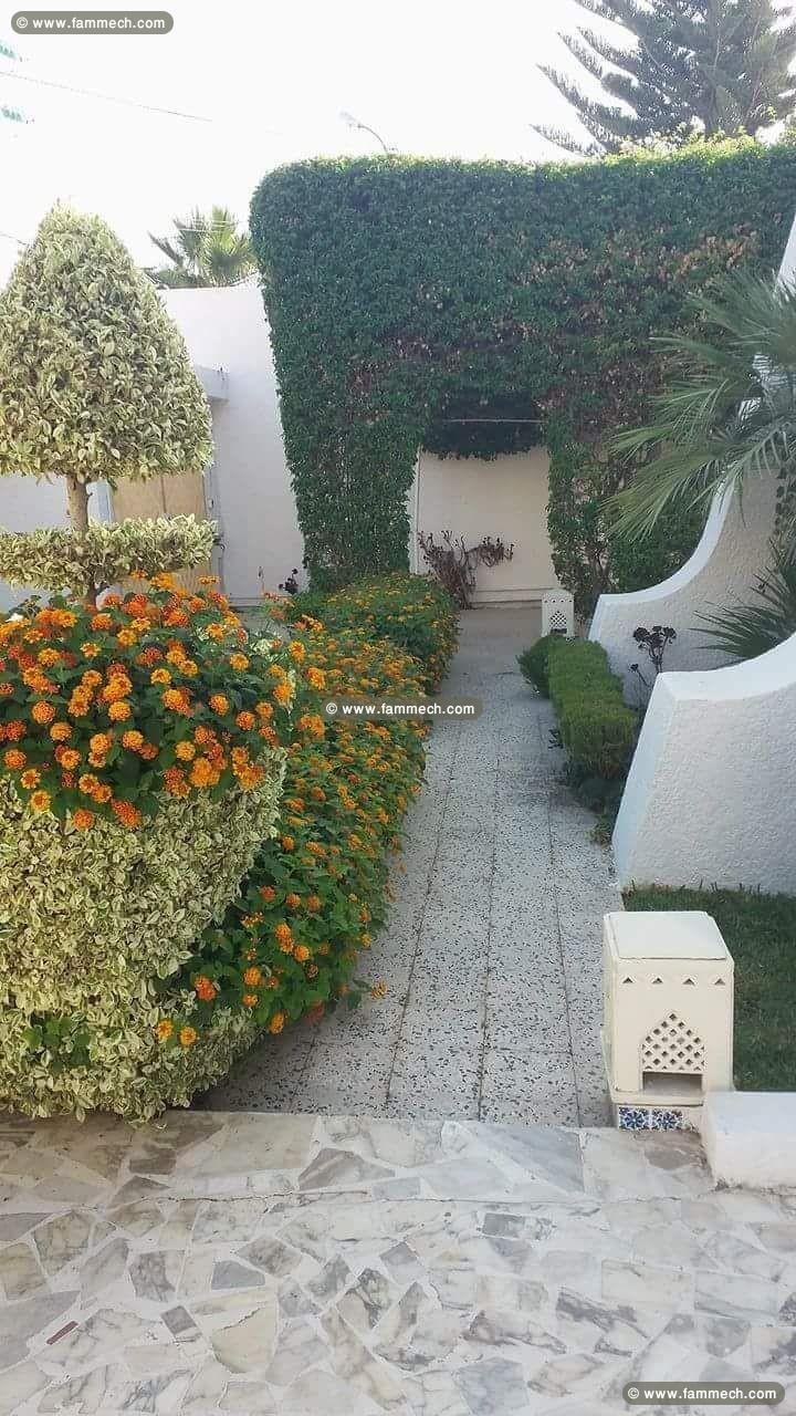 Trés Grande Villa de 1260m2 à La Soukra Dar Fadhal