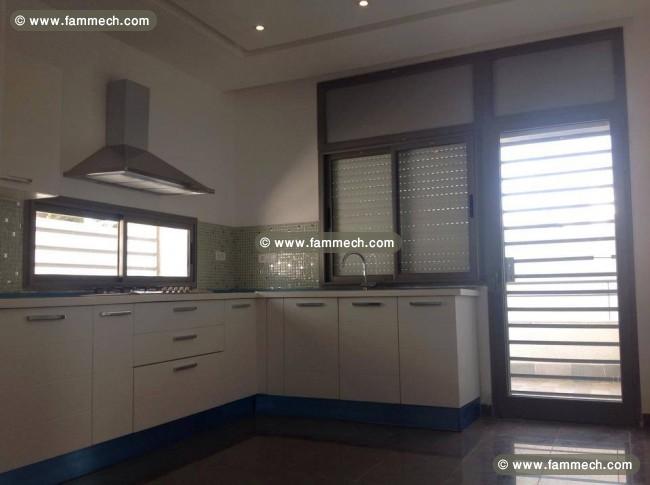 TRIPLEX- La Marsa ville