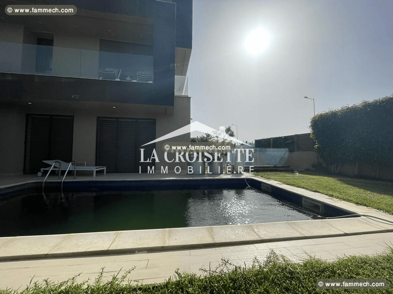 Triplex S+3 avec Jardin et piscine à La Marsa  ZTR