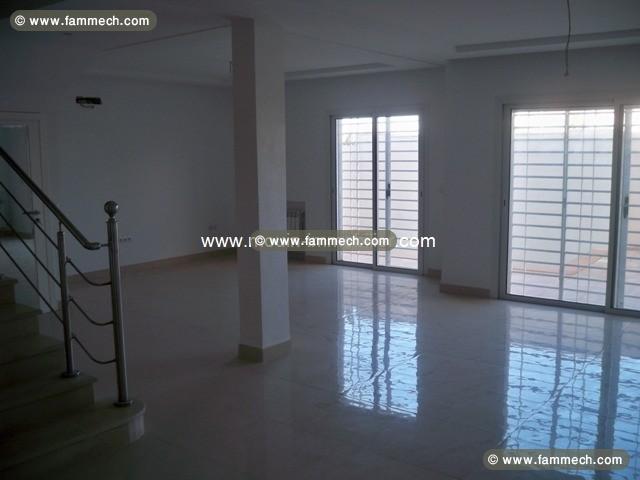 Triplex Youssef ref AV922 La Soukra