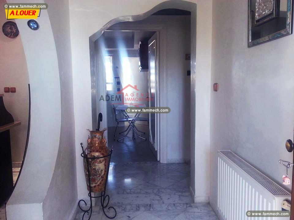 un appartement hautement meublé