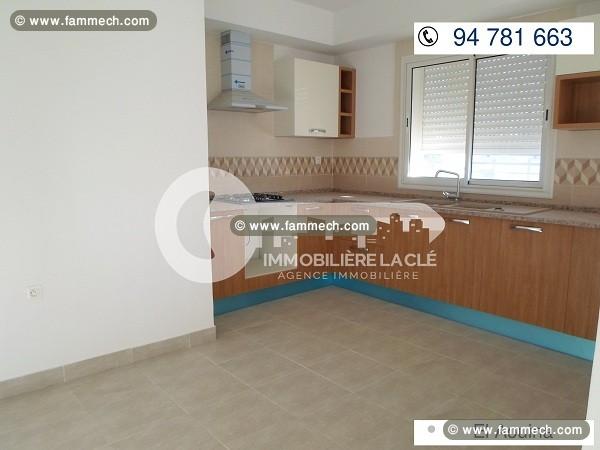 un bel appartement s+3 a laouina 