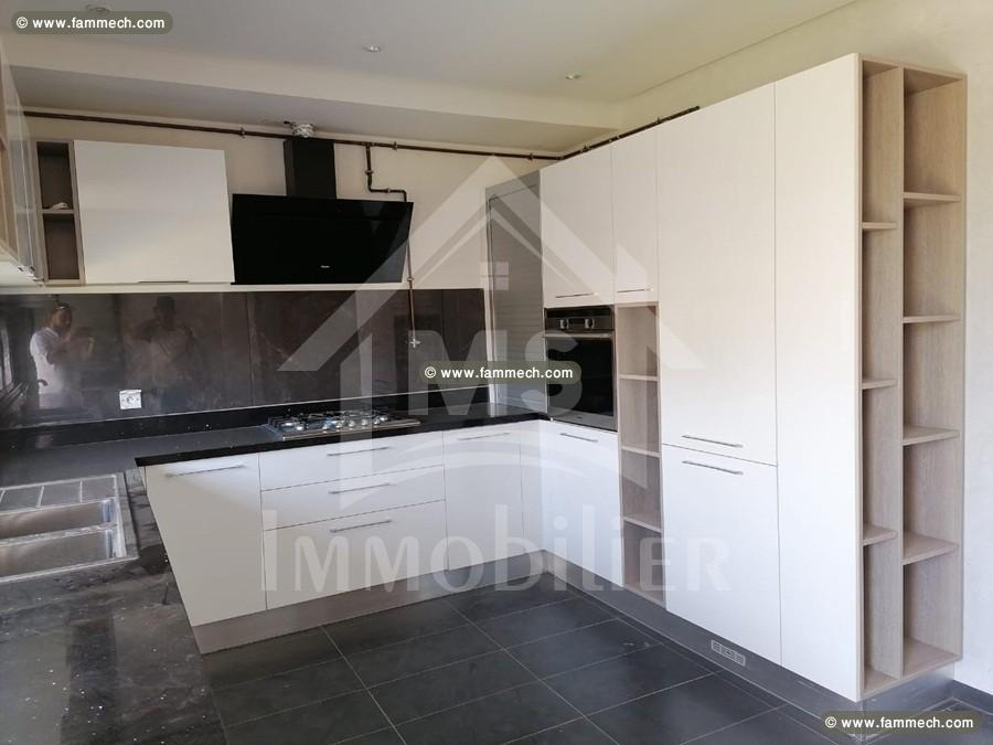 UN DUPLEX AVEC PISCINE S+3 à HAMMAMET