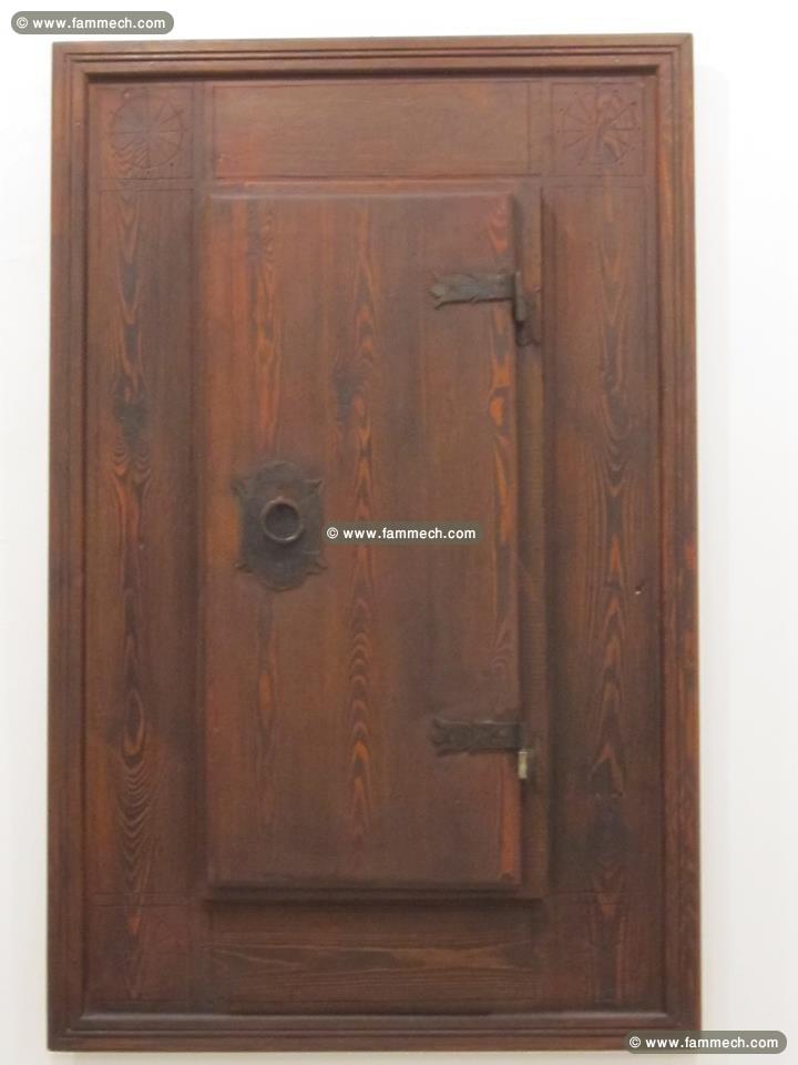 Un Meuble Antique A vendre