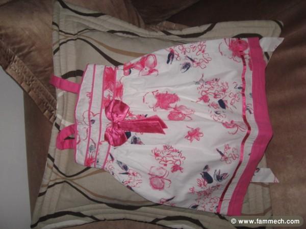 une belle robe bébé neuve
