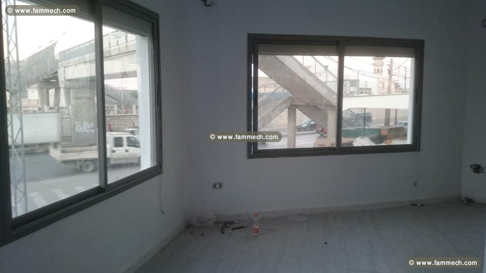 UNE GRANDE SALLE 50 m2 AVEC une salle d eau