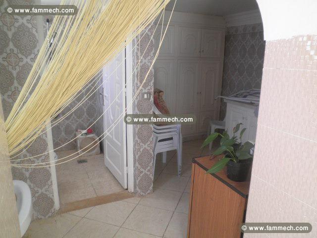 une grande villa S+3 à manzel hor prés du korba