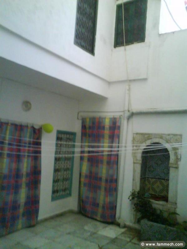 Une maison   arabesque  meublée   