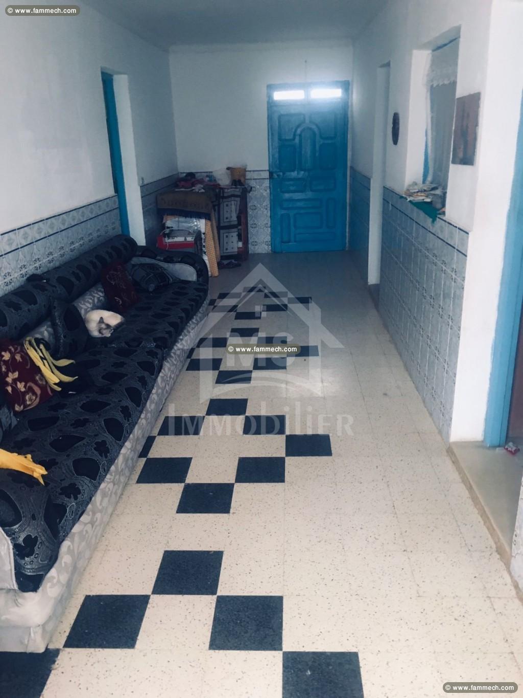 Une maison S+3 avec garage à vendre à Hammamet Sud