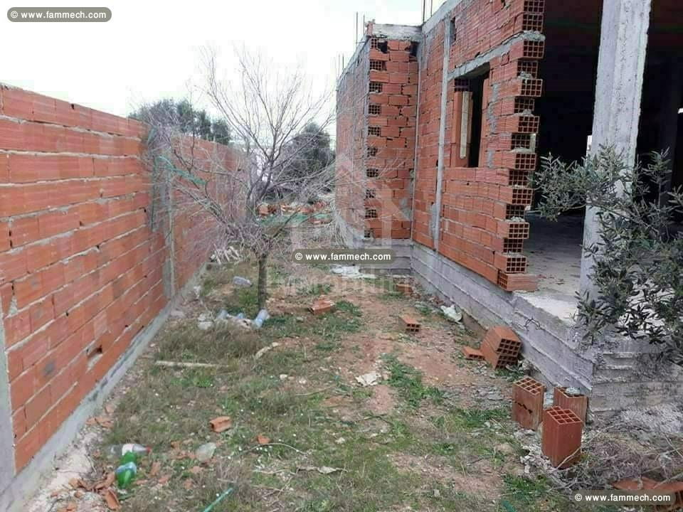 Une spacieuse maison inachevée à vendre 51355351