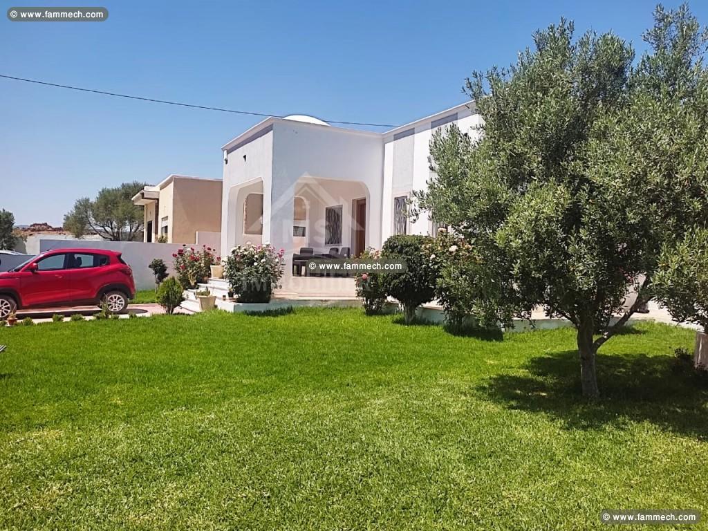 Une villa avec piscine et jardin à vendre 51355351