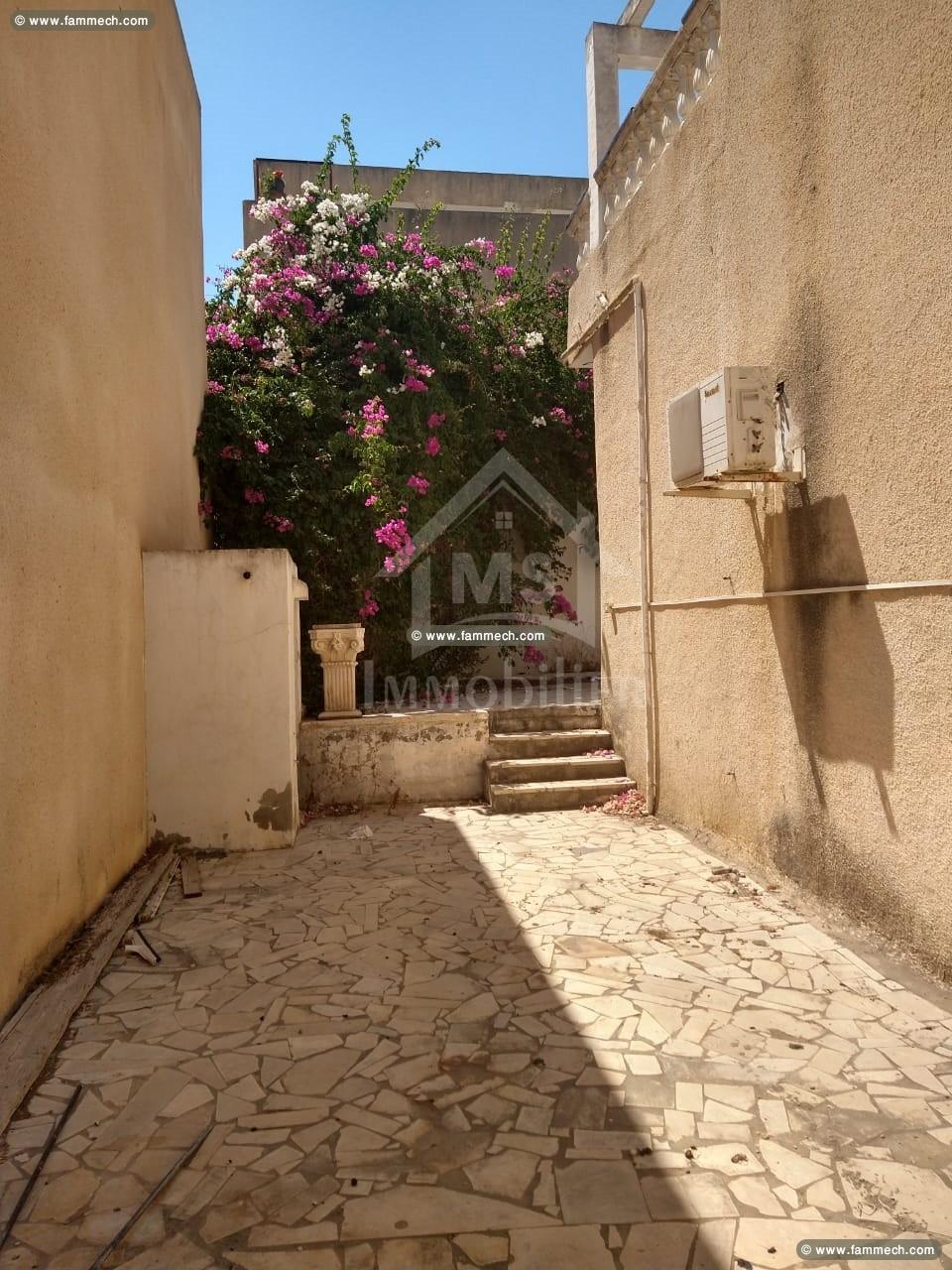 Une villa S+4 à vendre à AFH Manaret El Hammamet 