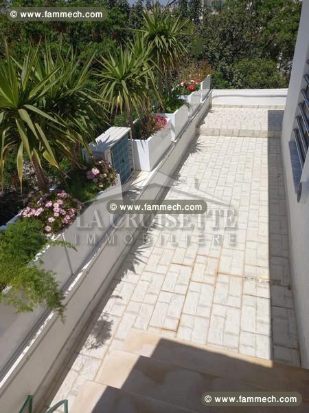 Une villa S+5 avec piscine à Carthage ZVL0336
