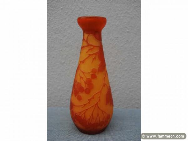 vase agee de 100 ans signee GALLEE