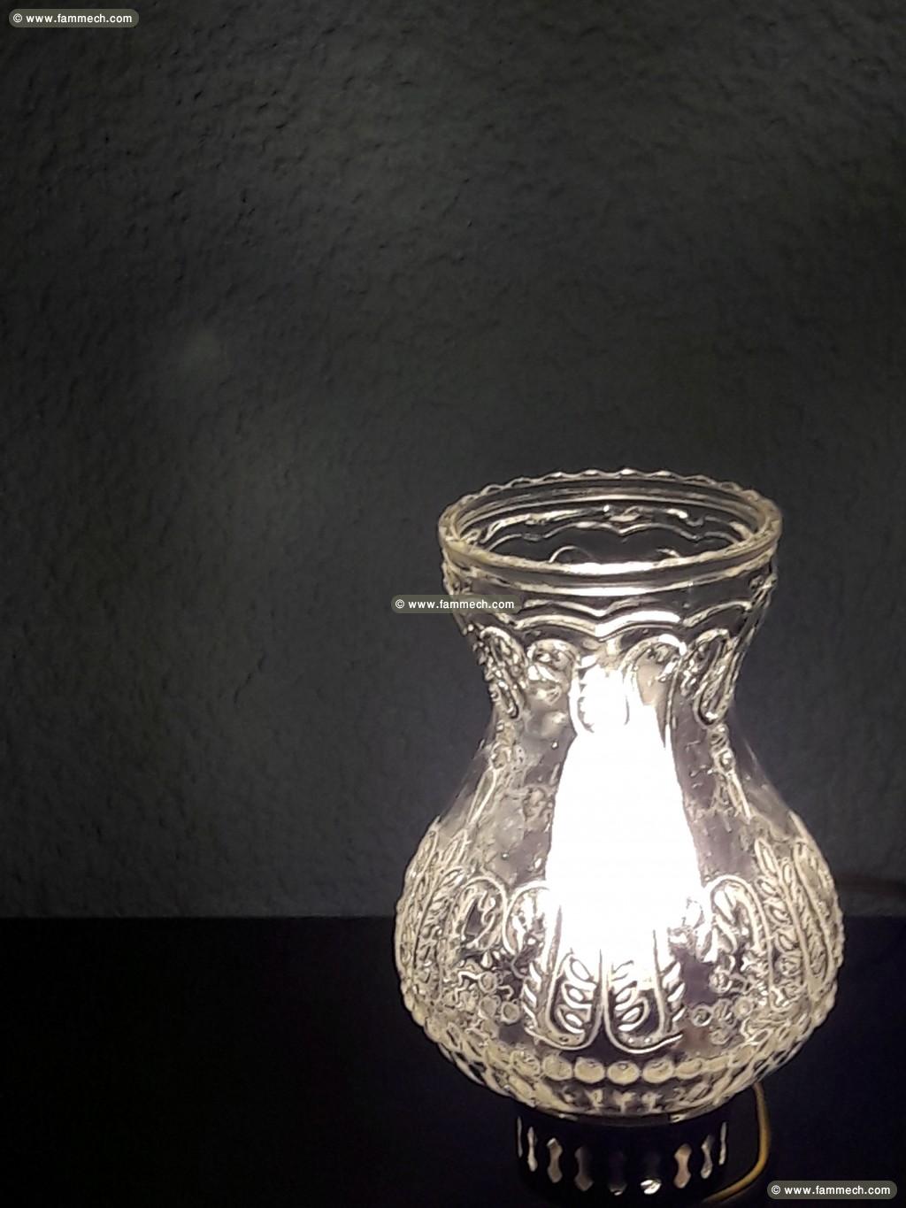 Veilleuse Ancienne Modèle Et Vase À Fleur Cristal