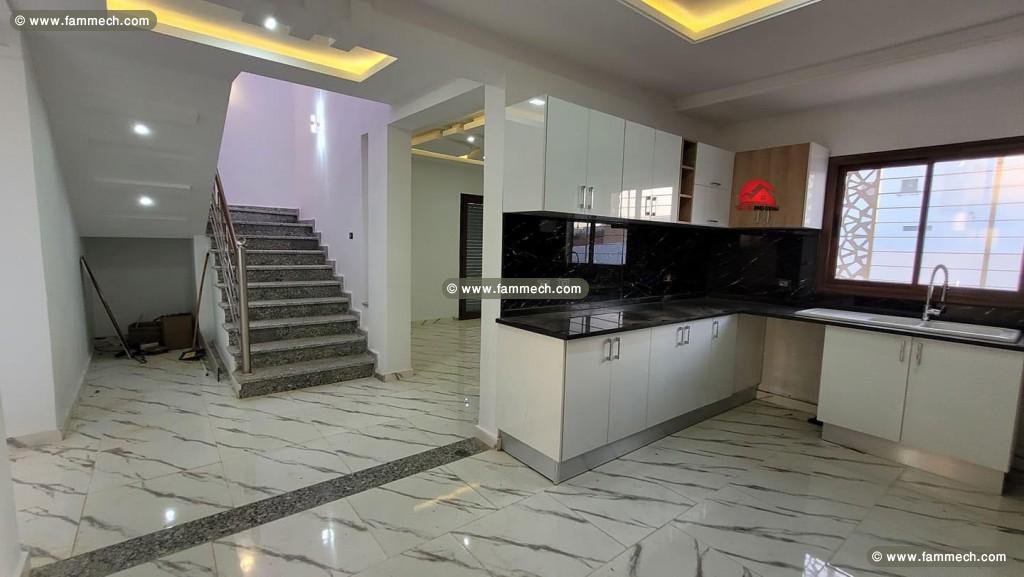 VENTE BELLE VILLA NEUVE À HOUMT SOUK RÉF - V569