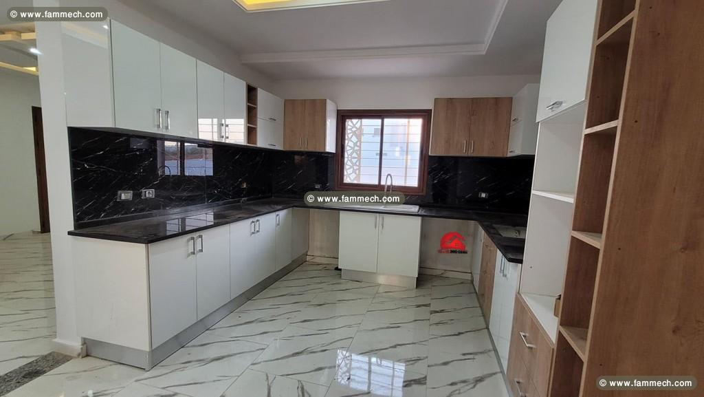 VENTE BELLE VILLA NEUVE À HOUMT SOUK RÉF - V569