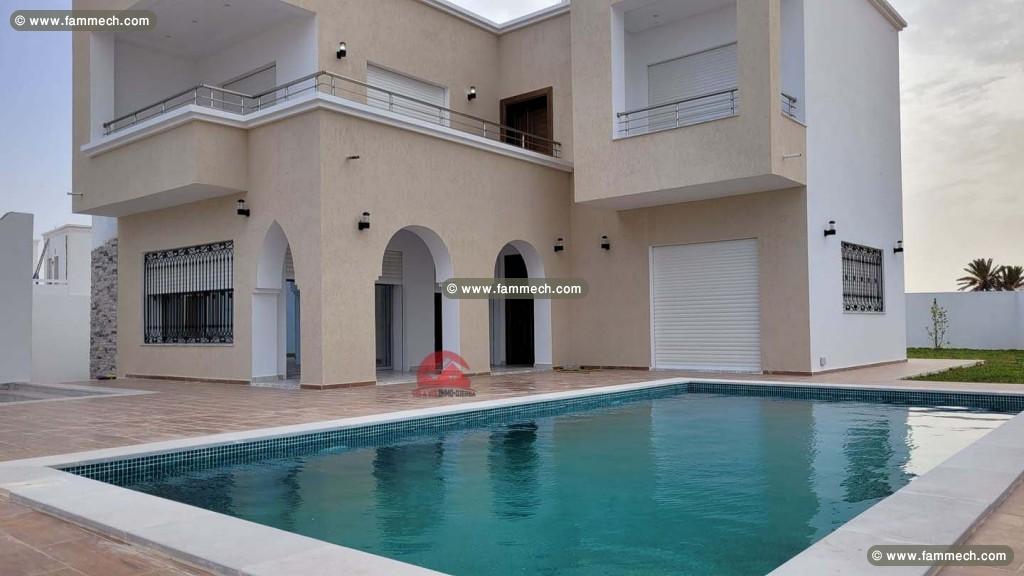 VENTE VILLA AVEC PISCINE EN ZT MIDOUN - V512