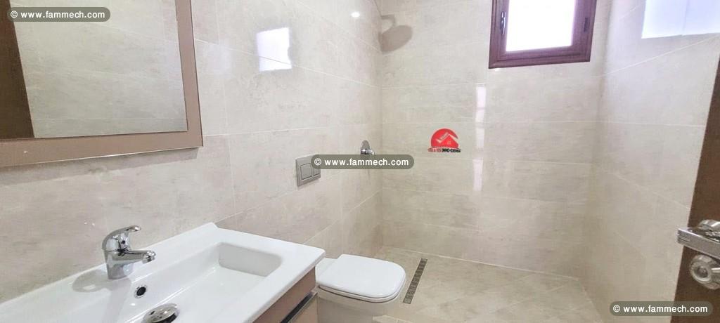 VENTE VILLA NEUVE À H SOUK AVEC PISCINE -REF V 572