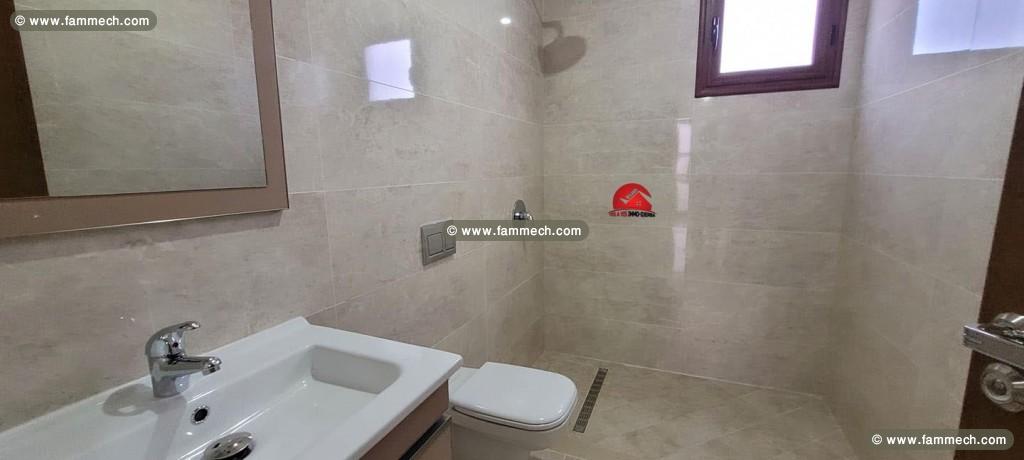 VENTE VILLA NEUVE À H.SOUK AVEC PISCINE-REF V 572