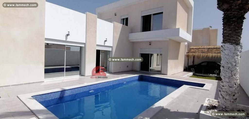 VENTE VILLA NEUVE AVEC PISCINE PRIVÉE - RÉF V537