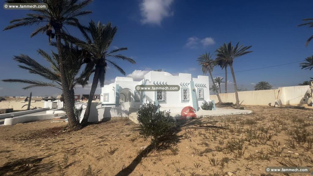 VILLA+TERRAIN PROCHE Z TOURISTIQUE DJERBA-RÉF V659