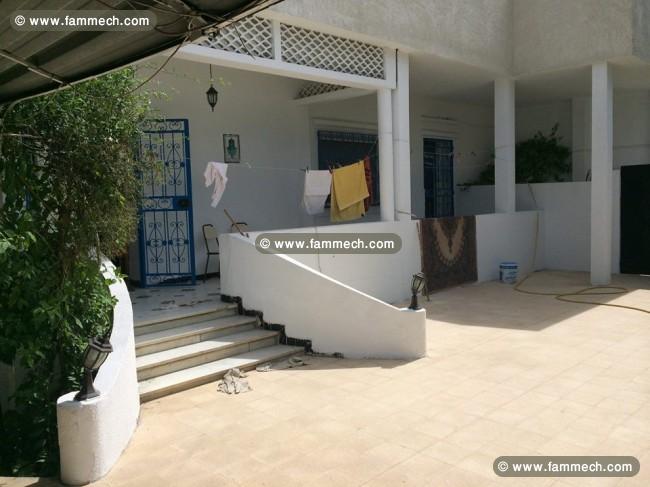 villa + deux studios+deux appartements