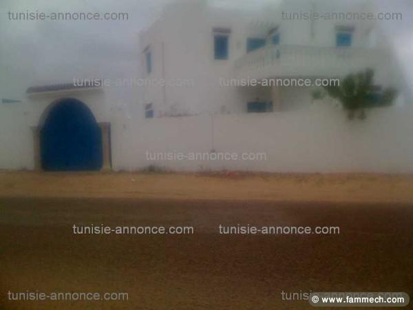 Villa à la zone touristique a louer