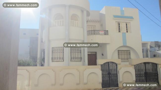 Villa avec 2 appartements indépendants et jardin