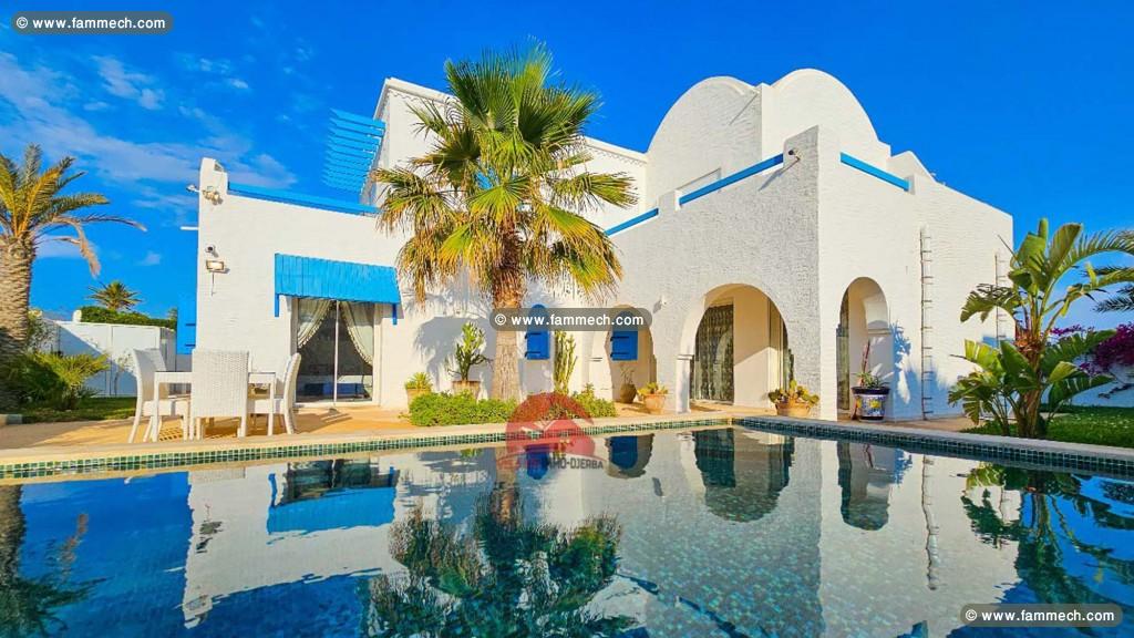 VILLA AVEC PISCINE À HOUMT SOUK DJERBA - RÉF L768