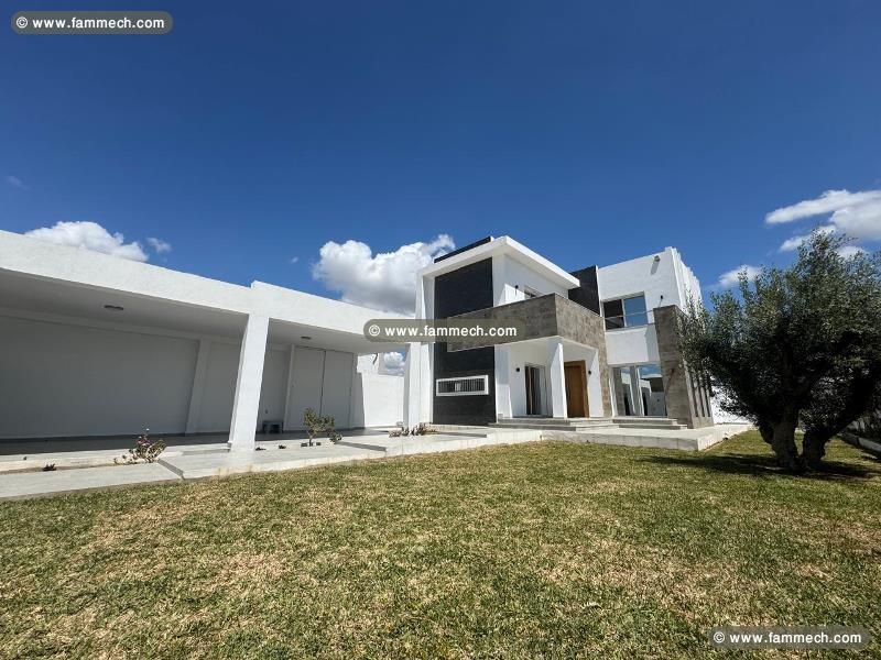 Villa CASTELLA(Réf: L3179)