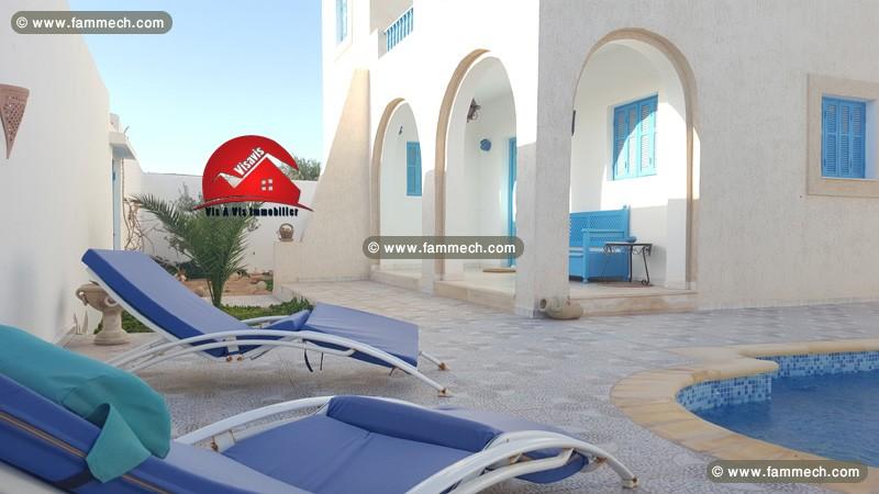 VILLA DE VACANCES À HOUMT SOUK - RÉF L093