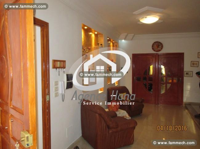 villa et 2 grands appartements au dessus
