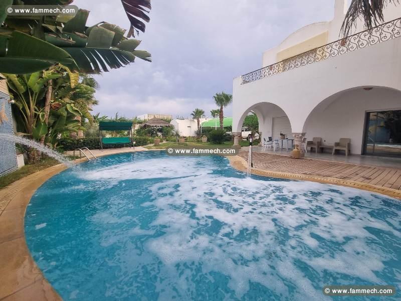 Villa FIGUIER(Réf: L2836)