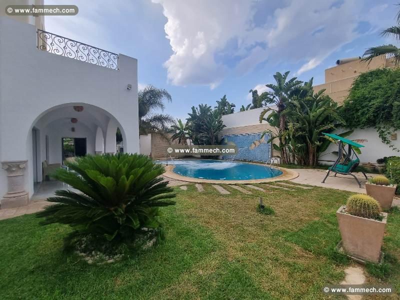 Villa FIGUIER(Réf: L2836)