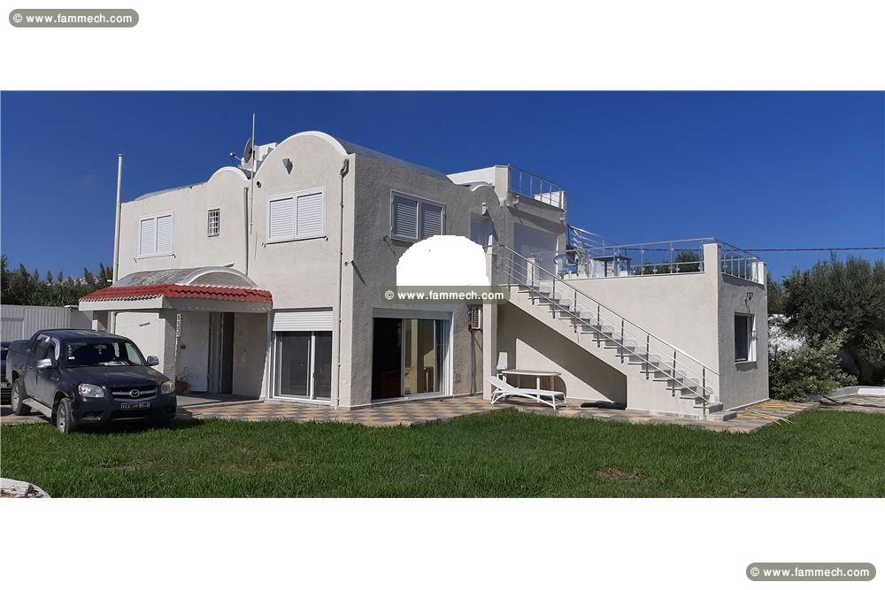 Villa Neuf 1767m2 pied dans l'eau Cap Zbib