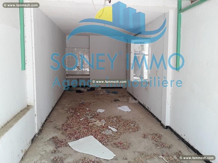 Villa route El Ain km 3 en deux étages