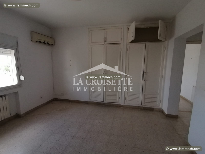 Villa S+4 à La Marsa ZVL1537