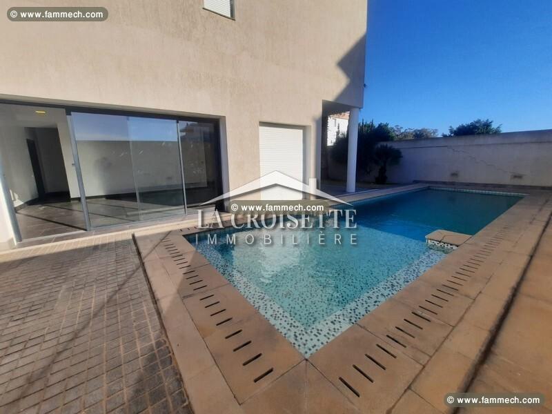 Villa S+4 avec piscine à La Marsa  MVL1277